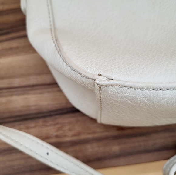 Sole Society Cream Handbag with Wooden Handles a Detachable & Adjustable Strap - Picture 5 of 8